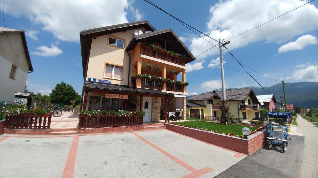 Guest House Mijic Korenica Luaran gambar